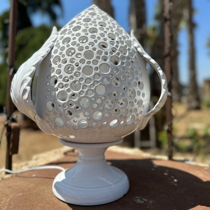 Lampada PUMO mod. Tondo traforato in ceramica Pugliese